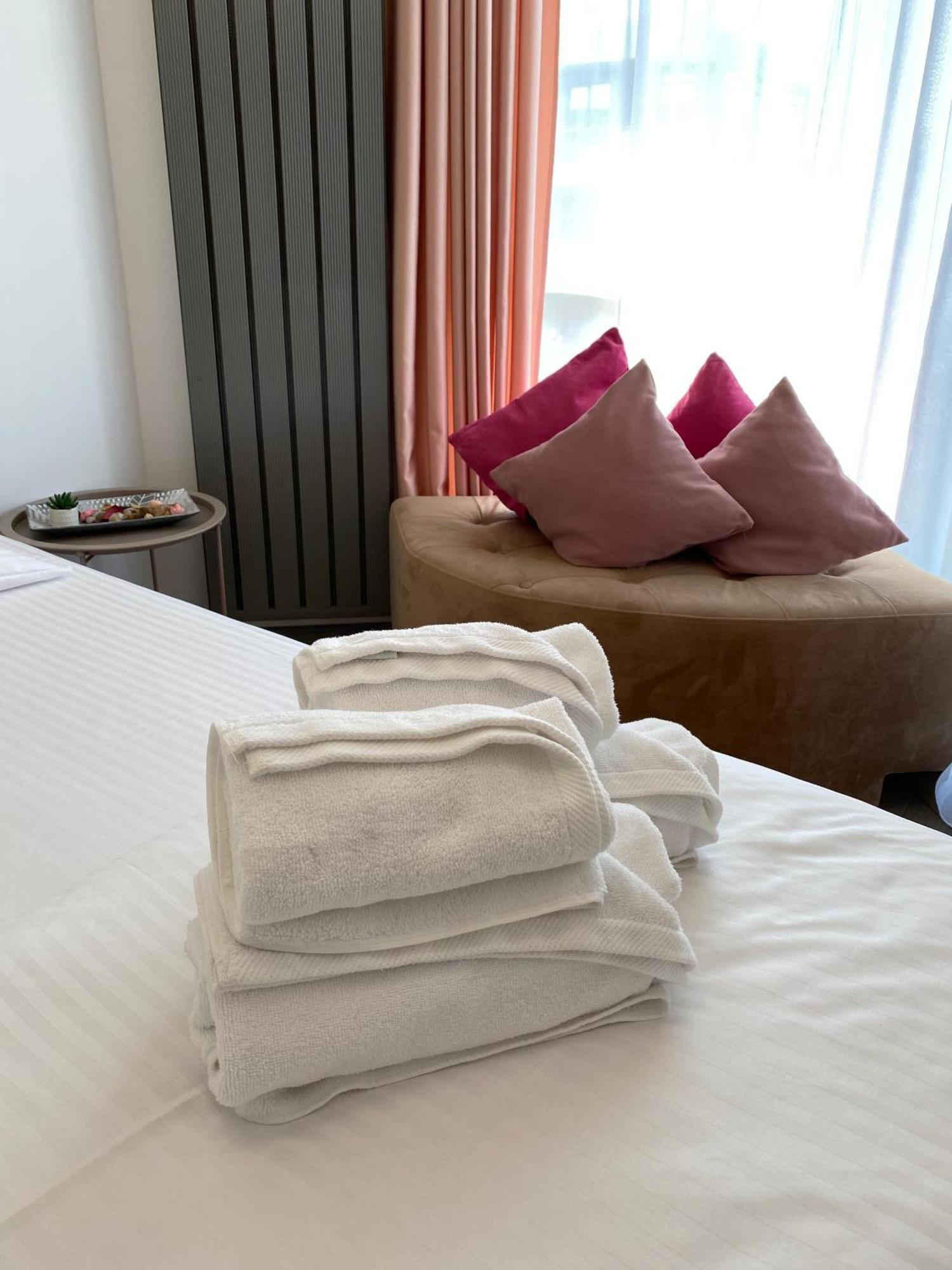 Iako Premium Apartament Năvodari Kültér fotó